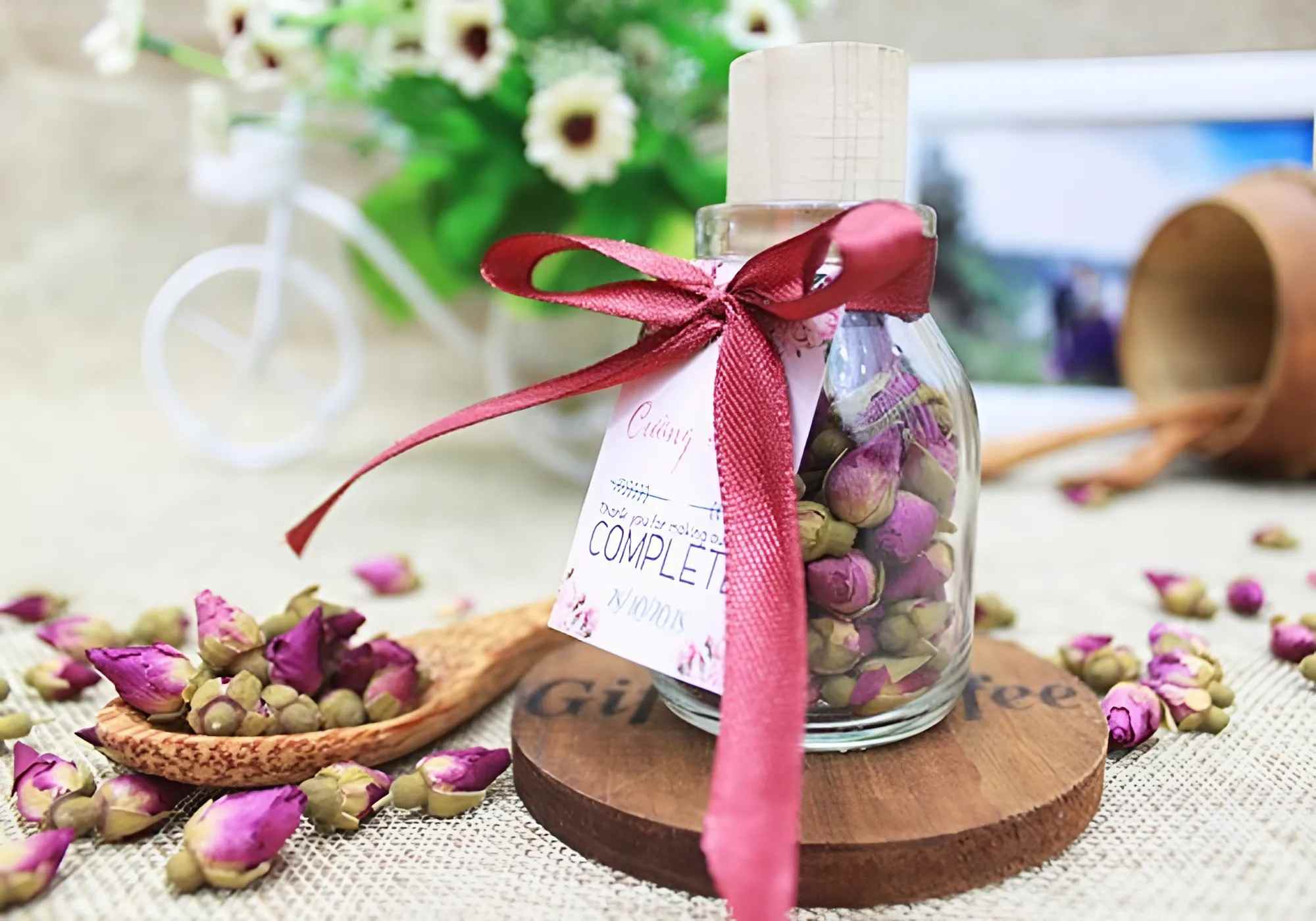 Trà hoa là thức uống thanh tao, là món quà đáp lễ tiệc cưới thể hiện sự tinh tế