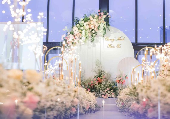 Tiệc Cưới Ngoài Trời: 7 Điều Quan Trọng Cần Lưu Ý