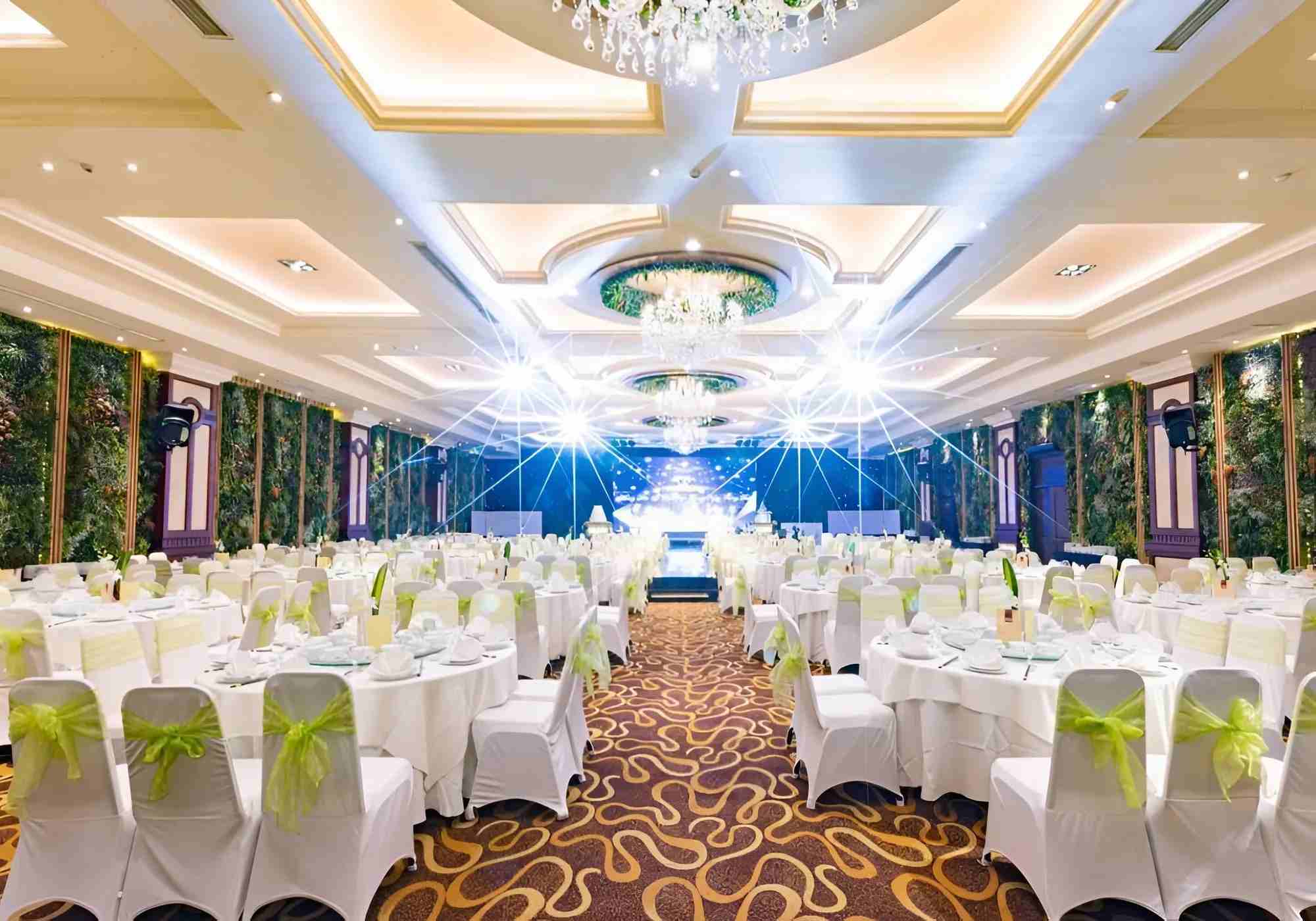 Số lượng khách mời ảnh hưởng đến việc lựa chọn địa điểm tổ chức tiệc cưới